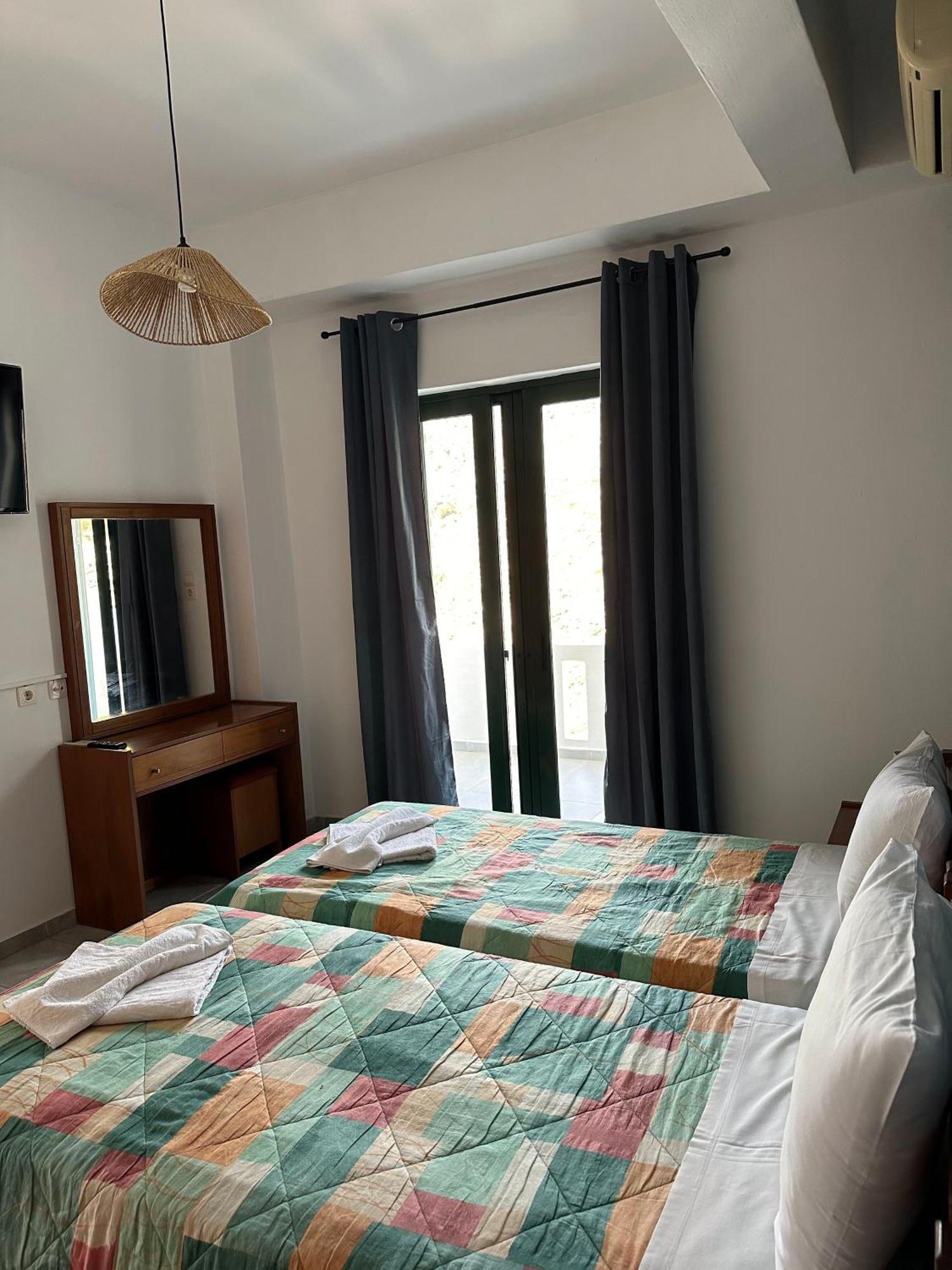 4Seasons Sfakia Apartment Khora Sfakion Bagian luar foto