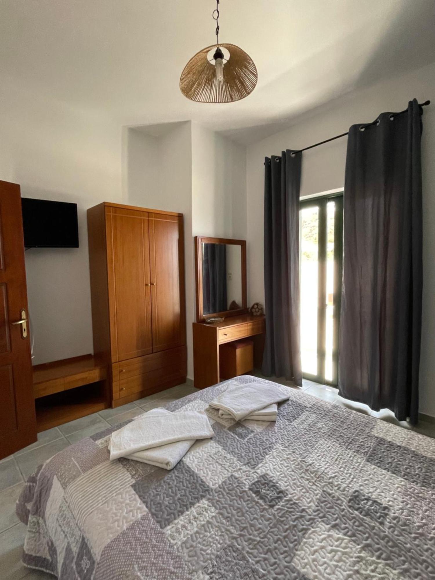 4Seasons Sfakia Apartment Khora Sfakion Bagian luar foto