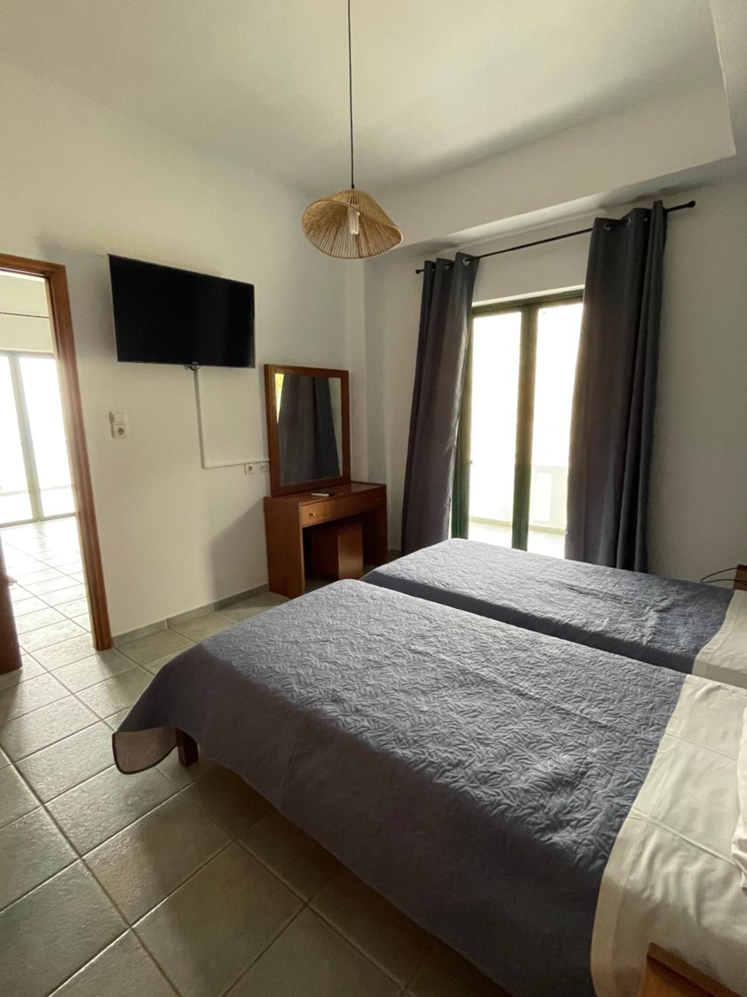 4Seasons Sfakia Apartment Khora Sfakion Bagian luar foto