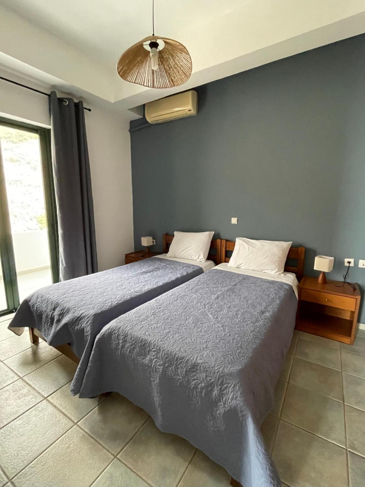 4Seasons Sfakia Apartment Khora Sfakion Bagian luar foto